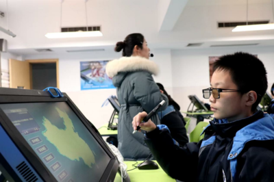 虛擬現實技術 開啟教育變革的新篇章——中教啟星視角下的教學設備研發